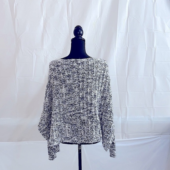 Wonderly Oversized Knit Sweater Size L - Picture 3 of 6